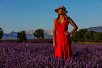 Woman in red _SR20638.jpg